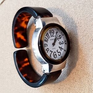 Geneva Quartz 80's Tortoise Cuff Analog Watch Stainless Steel New Battery
